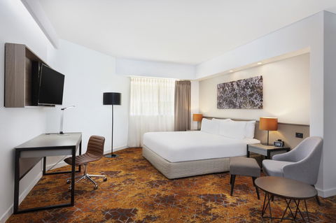 Crowne Plaza Alice Springs Lasseters, An IHG Hotel - Accommodation QLD 2