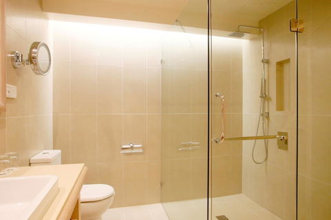 Crowne Plaza Alice Springs Lasseters, An IHG Hotel - Accommodation QLD 32
