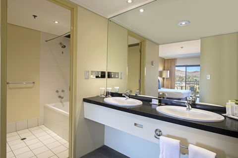 DoubleTree By Hilton Alice Springs - Accommodation QLD 36