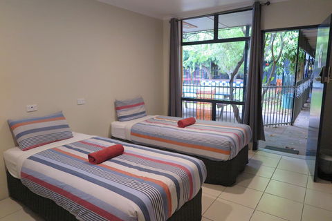Jump Inn Alice Budget Accommodation - Accommodation QLD 3