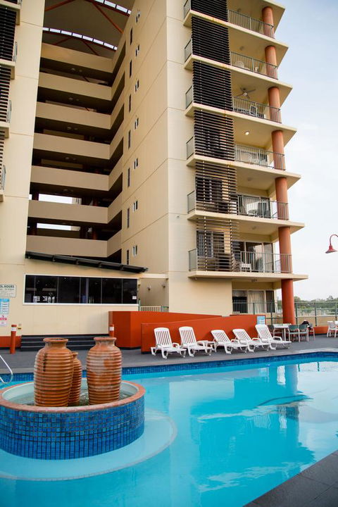Cullen Bay Resorts - Accommodation QLD 9