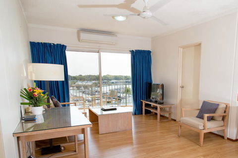 Cullen Bay Resorts - Accommodation QLD 2