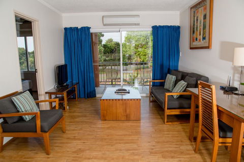 Cullen Bay Resorts - Accommodation QLD 4