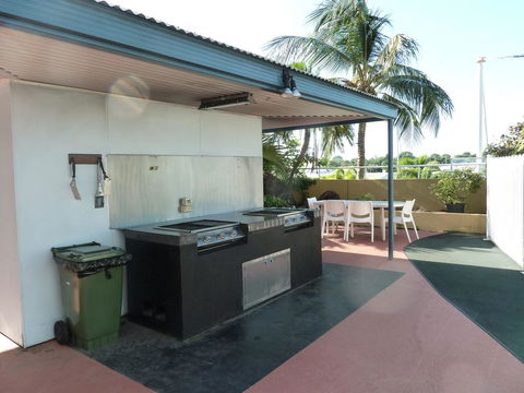 Cullen Bay Resorts - Accommodation QLD 19