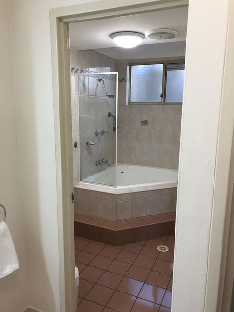 Beaches Serviced Apartments - Accommodation QLD 9