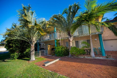 Beaches Serviced Apartments - Accommodation QLD 1