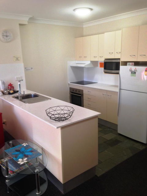 Beaches Serviced Apartments - Accommodation QLD 38