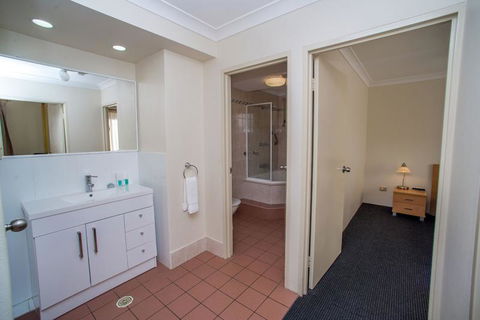 Beaches Serviced Apartments - Accommodation QLD 18