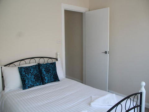 Beaches Serviced Apartments - Accommodation QLD 3