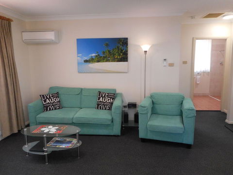 Beaches Serviced Apartments - Accommodation QLD 25