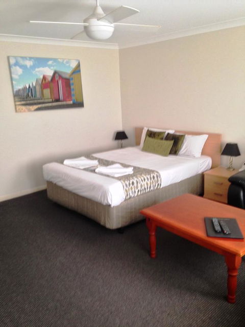 Beaches Serviced Apartments - Accommodation QLD 36
