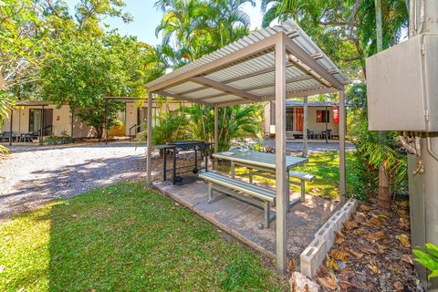 Oasis Tourist Park - Accommodation QLD 3