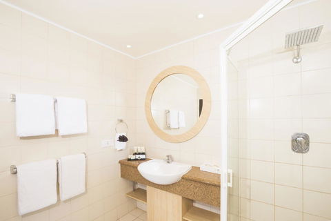 Discovery Resorts - Kings Canyon - Accommodation QLD 4