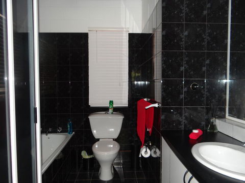 DARWIN'S SHADY ACRES RETREAT - Accommodation QLD 33