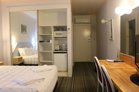 Golden Sands Motor Inn - Accommodation QLD 4