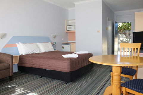 Golden Sands Motor Inn - Accommodation QLD 24