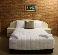 Golden Sands Motor Inn - Accommodation QLD