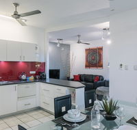 CitySide Apartment - 2 Bedroom with Private Courtyard - Accommodation QLD