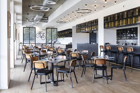 Mantra MacArthur Hotel - Accommodation QLD 4