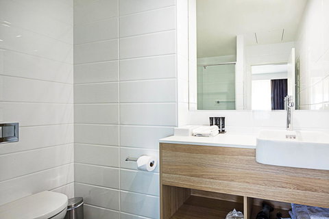 Mantra MacArthur Hotel - Accommodation QLD 17