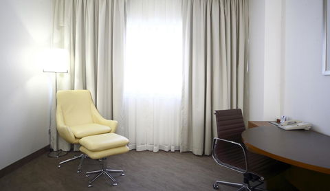 Novotel Canberra - Accommodation QLD 16