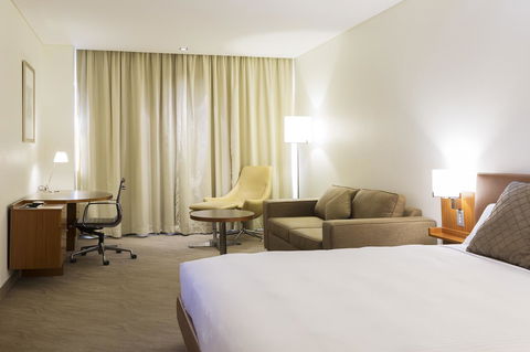 Novotel Canberra - Accommodation QLD 33