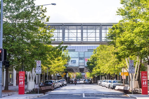 Highgate Executive Apartment City Walk Canberra - Accommodation QLD 36