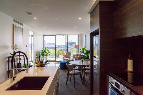 Highgate Executive Apartment City Walk Canberra - Accommodation QLD 12
