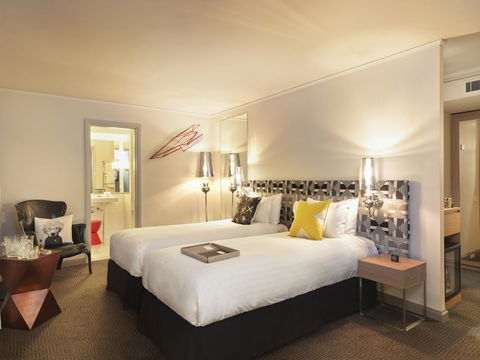 QT Canberra - Accommodation QLD 23