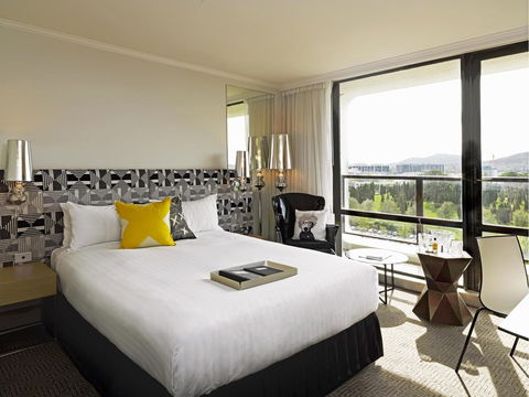 QT Canberra - Accommodation QLD 0