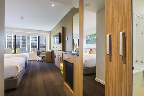 Crowne Plaza Canberra, An IHG Hotel - Accommodation QLD 23