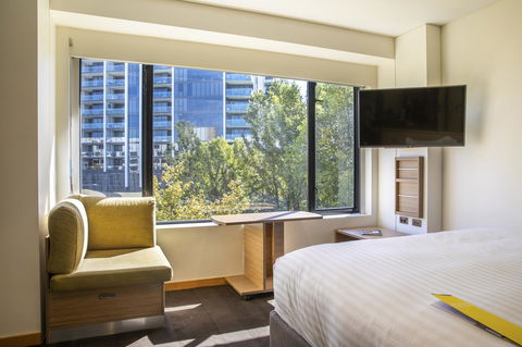 Crowne Plaza Canberra, An IHG Hotel - Accommodation QLD 14