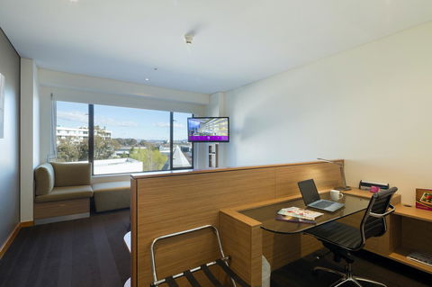 Crowne Plaza Canberra, An IHG Hotel - Accommodation QLD 15