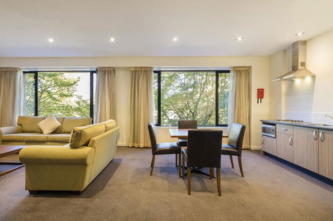 Crowne Plaza Canberra, An IHG Hotel - Accommodation QLD 35
