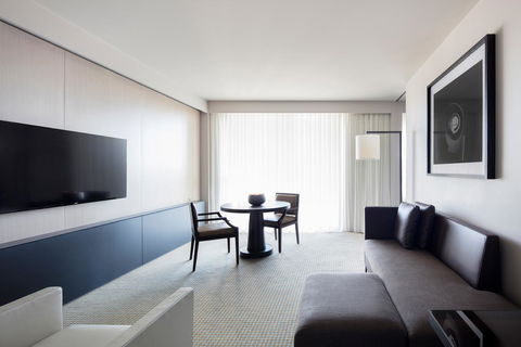 Hotel Realm - Accommodation QLD 10