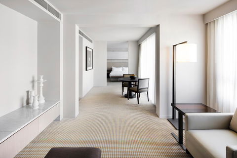 Hotel Realm - Accommodation QLD 13