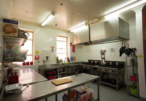 Bondi Beachside Inn - Accommodation QLD 2