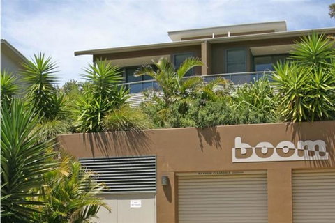BOOM 5 - Accommodation QLD 2