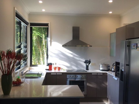 BOOM 5 - Accommodation QLD 1