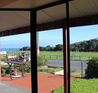 Bott's Beach Retreat - Accommodation QLD
