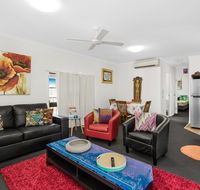 BOUTIQUE APARTMENTS BEACH LOCATION - Accommodation QLD