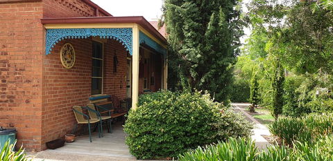 Boutique Motel Sefton House - Accommodation QLD 3