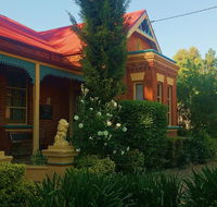 Boutique Motel Sefton House - Accommodation QLD