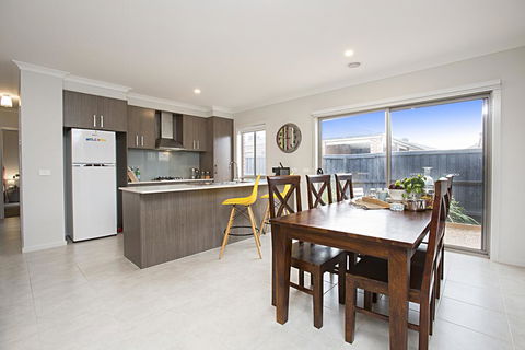 BOUTIQUE STAYS - Carinya - Accommodation QLD 3