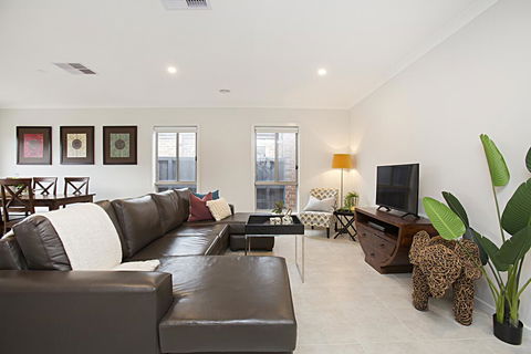 BOUTIQUE STAYS - Carinya - Accommodation QLD 2