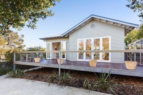 BOUTIQUE STAYS - Queen Adelaide - Accommodation QLD 0