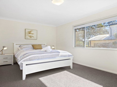 Braeside - Waterfront, Fireplace - Accommodation QLD 1