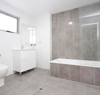 Brand new Family Friendly Apartment for 7 - Accommodation QLD