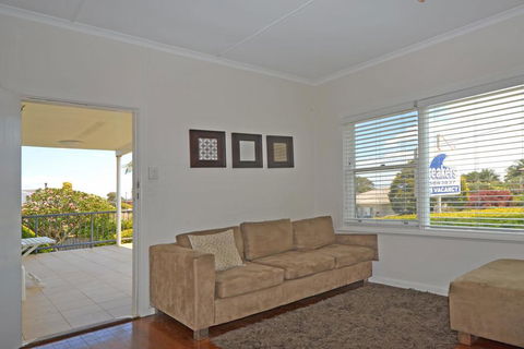 Breakers 1 2 Hill Street - Accommodation QLD 3