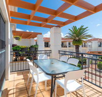 Breakers Block 3 - Unit 2 - Pool in complex - across the road from the beach - Accommodation QLD